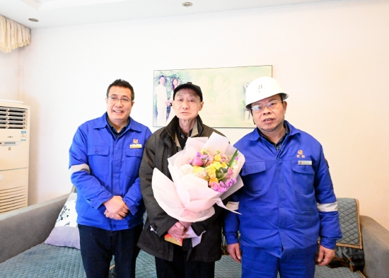 《新浪湖南》華菱衡鋼春節慰問(wèn)暖人心  年味漸濃情更濃