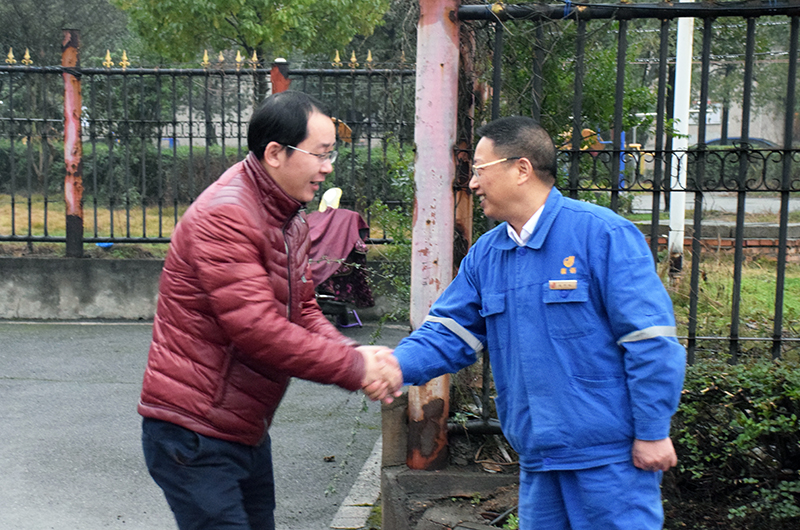 公司領(lǐng)導大年初七迎接上班員工