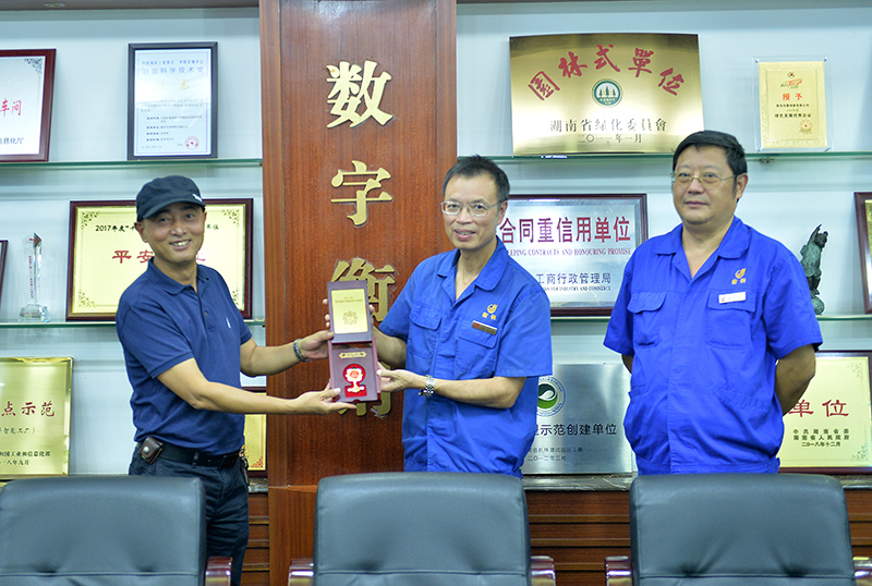 國家頒發(fā)70周年紀念章 勞模謝凱意獲此殊榮