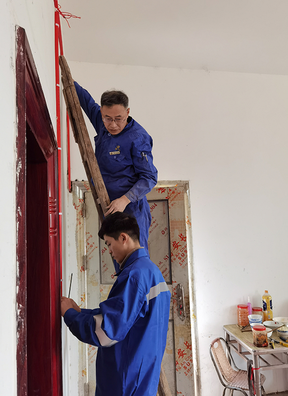 1613619502648008.jpg 管加工扶貧對象奮進(jìn)在脫貧致富路上7.jpg