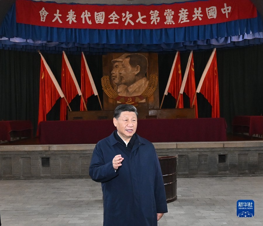 1666927777690855.jpg 瞻仰延安革命紀念地02.jpg